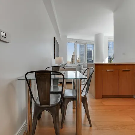 Global Luxury Suites At Via 57